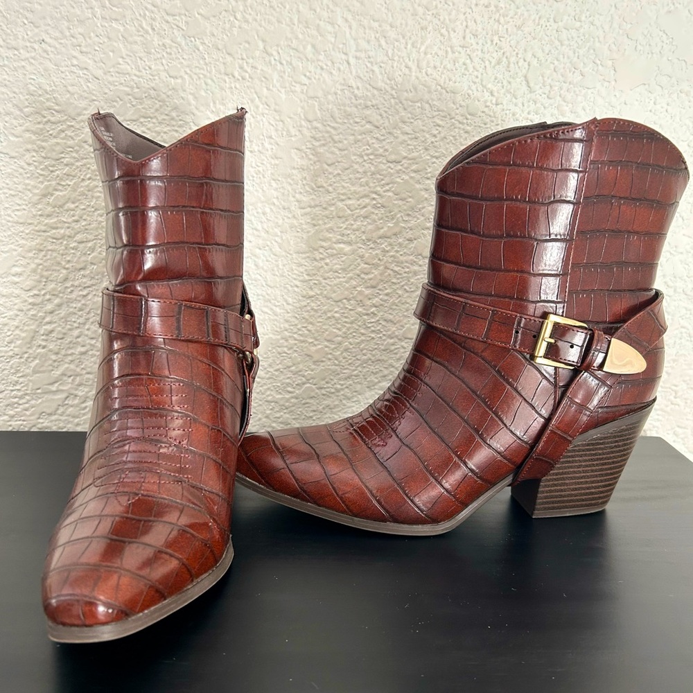 Just Fab Cowboy Booties